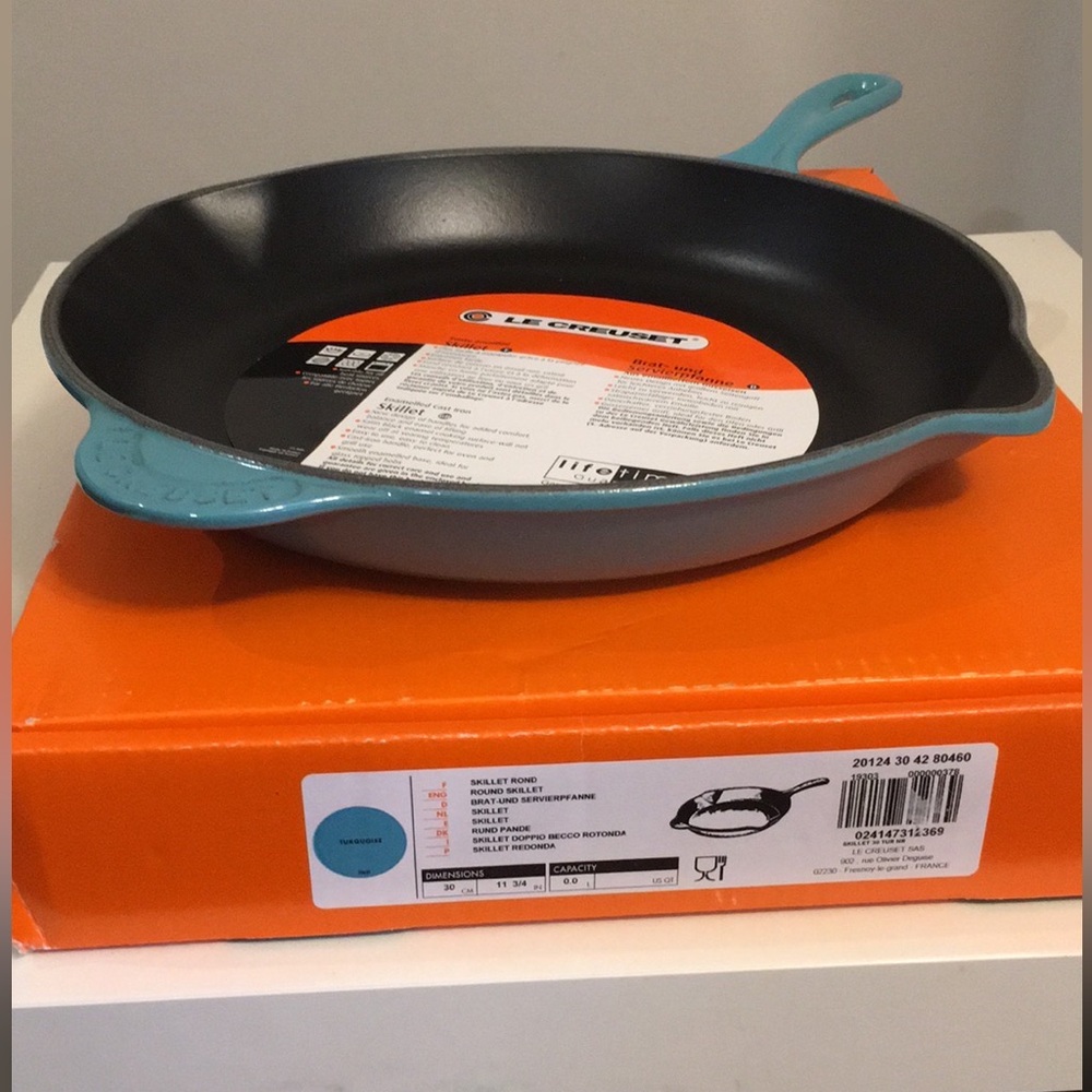 NEW Le Creuset 11.75” Cast Iron Skillet Turquoise / Blue